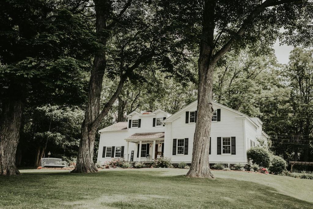 Hotel The Bond 1835 Skaneateles Esterno foto